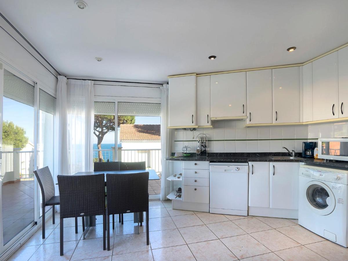 Apartment Palmiers I-11 By Interhome Llanca Bagian luar foto